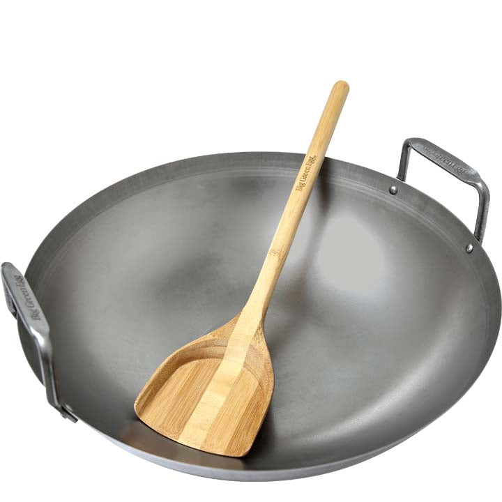 Big Green Egg Carbon Steel Grill Wok met platte bodem en meegeleverde bamboespatel