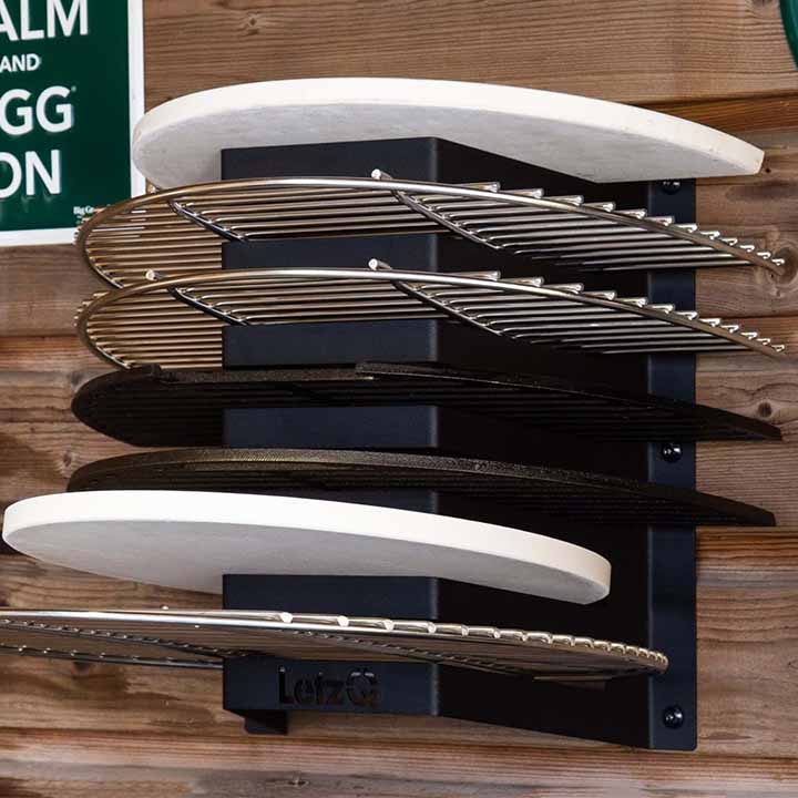 LetzQ Accessoirehouder gevuld met BBQ-roosters en keramische stenen